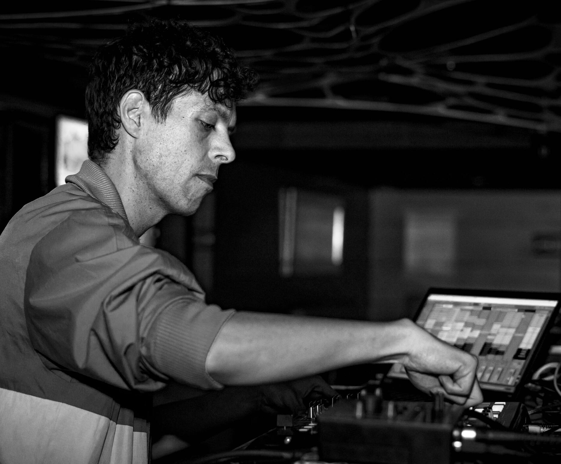Robert Cosmic Booking Robert Cosmic Booking